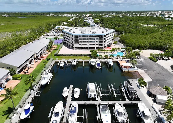 Villa Valbuena Gem Key Largo 2 Kings Marina Pickleball Tennis 3 Pools Remodeled 2025
