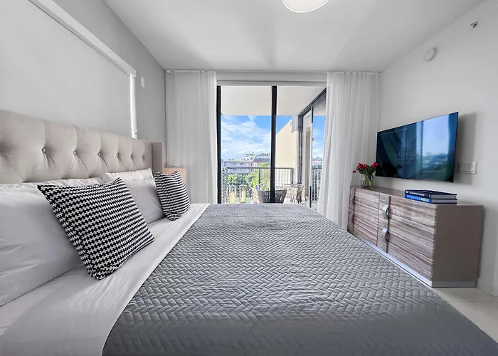 Bay Breeze Premium Apartments By Eskape Collection