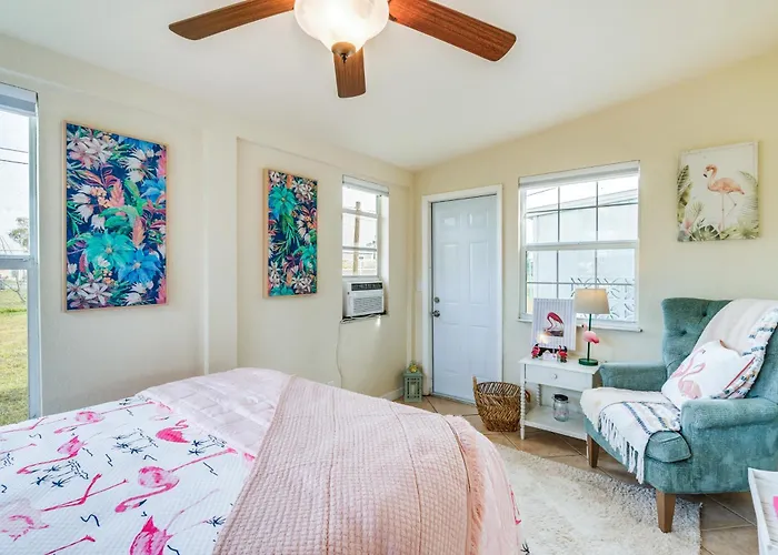 4 Mi To Beach: Charming Port Charlotte Home!