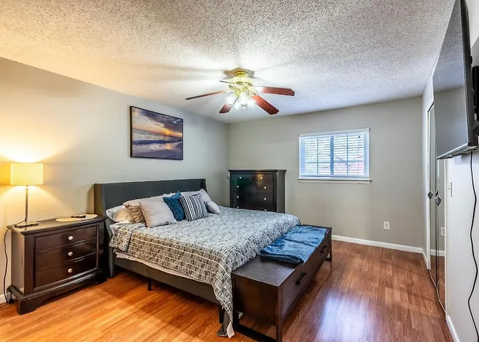 Spacious 3 Bedroom Near Nas Jax L Bbq Wifi Directv
