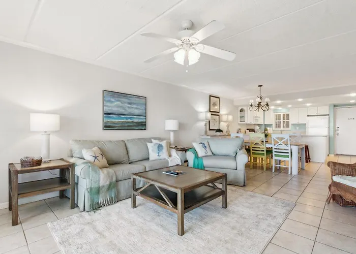 Short Walk To The Beach Condo