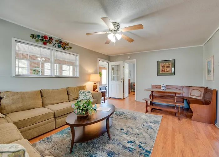 1 Mi To Fishing Pier: Apalachicola Bay Getaway!
