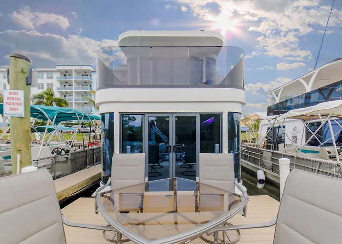 Unique Houseboat Rental