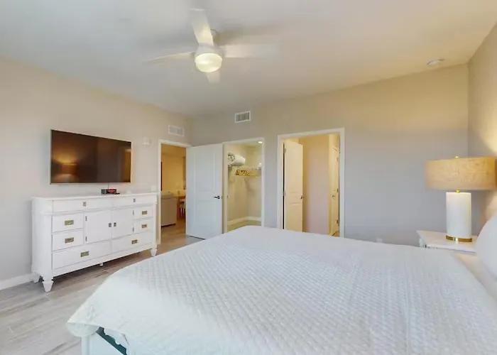 Gulf Access With Boat Slip, Heated Saltwater Pool, Dog-Friendly - Bacino Vista #207 - Roelens