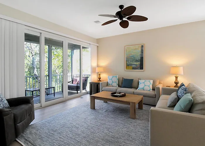 Stylish Longboat Key Townhome Minutes To Beach Ospreys Nest