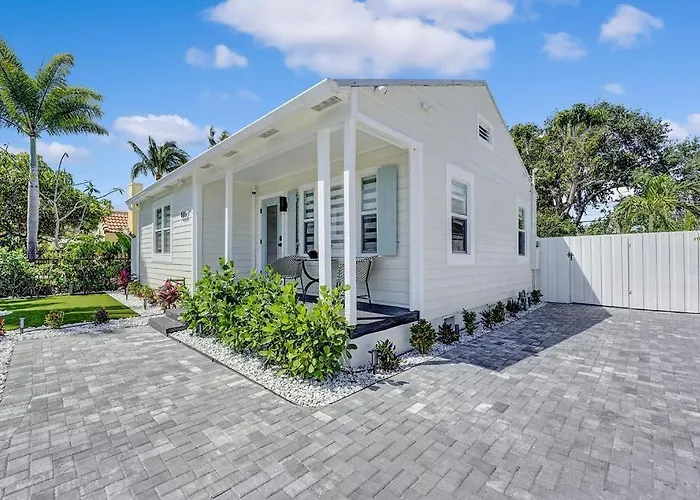 Casita Lake Worth - Beach Life!