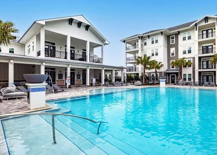 Vibrant 1 Bedroom Paradise Pool And Gym Bliss