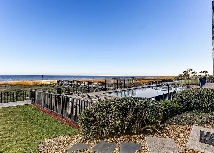 Short Walk To The Beach Condo