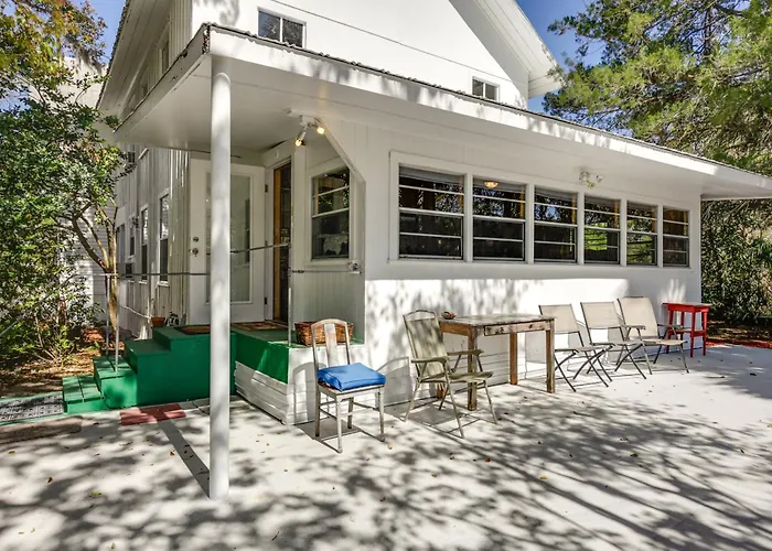 Peaceful Pomona Park Home: 1 Mi To Lake Broward!