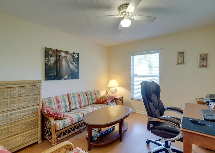 Bright Titusville Retreat W/ Lanai - Wfh Friendly!