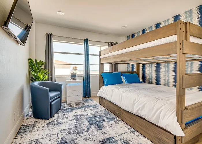 Steps To Ocean: Satellite Beach Condo W/ Balcony