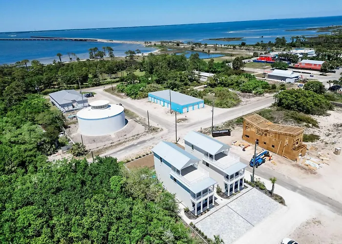 Serenity By The Sea St George Island Pool Home