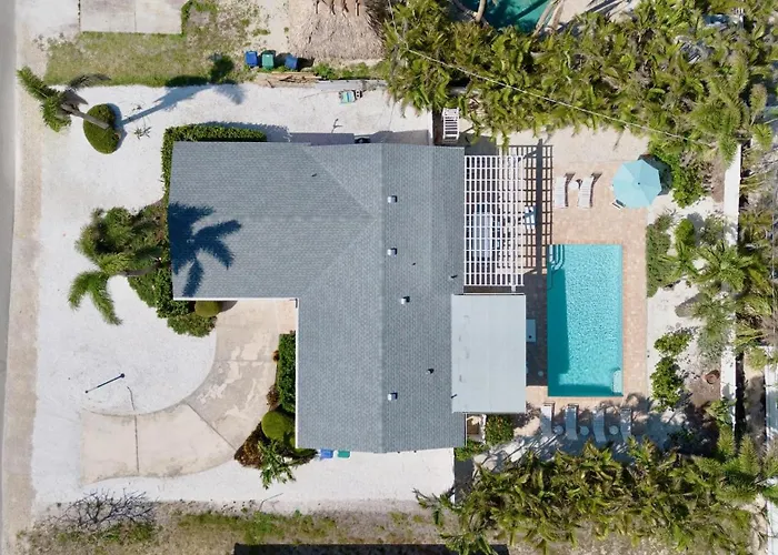 Pink Palm Bungalow