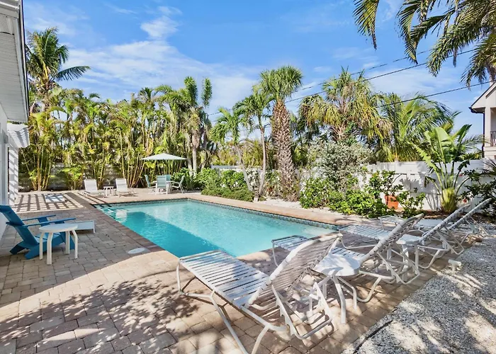 Pink Palm Bungalow