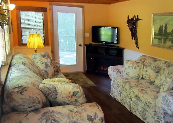 Riverside Lodge Resort