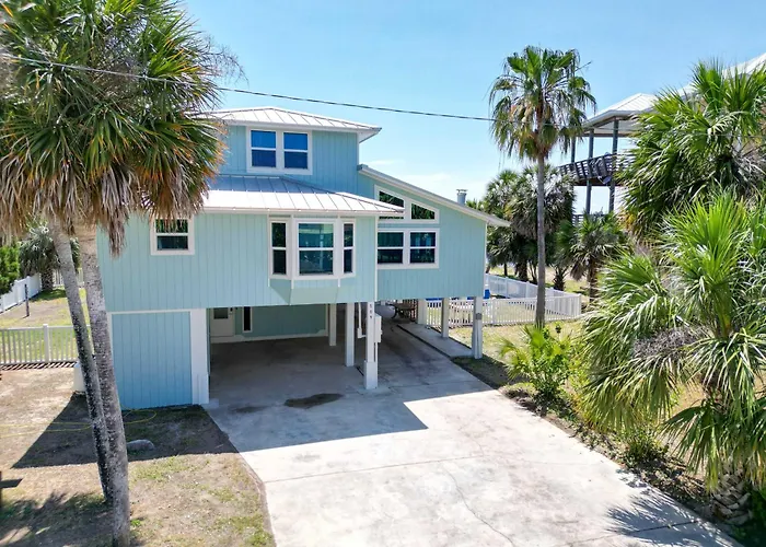 Spacious House- Deep Water Dock Pool Golf Cart Rental Available