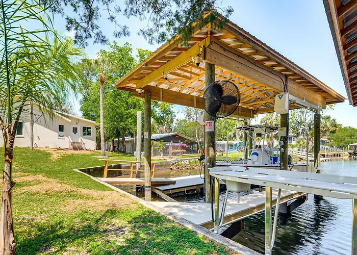 Canal-Front Retreat In Crystal River!