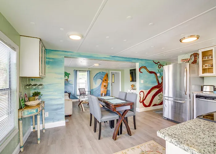1 Mi To Beach: Home W/ Dock On Canal In Hudson
