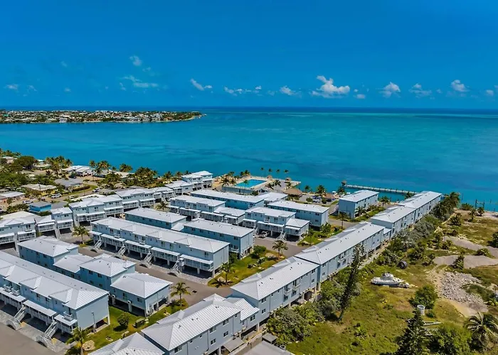 Ocean Isles Yellowtail Row