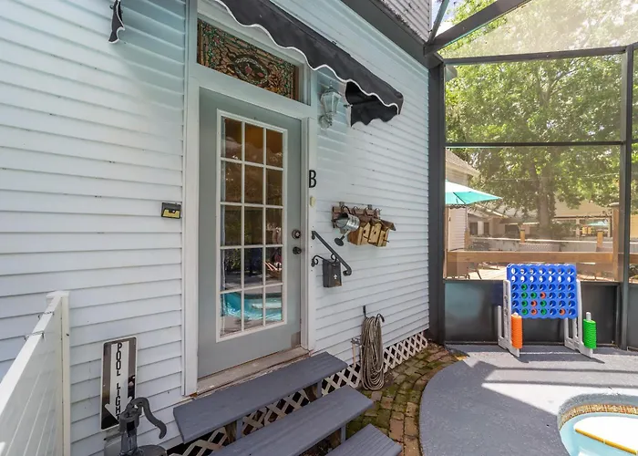Martin House | Historic Suite With Pool Downtown