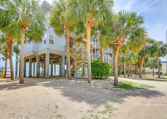 Beach & Pool Access At Condo On Cedar Key!