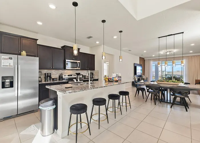 3787 Retreat 6Bd In Windsor Island Resort Location