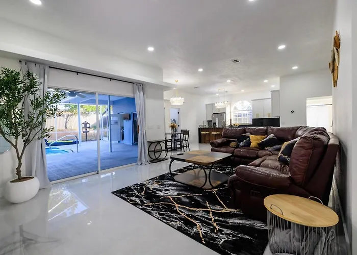 4Br 3Ba Home With Pool 7Mins From Springs