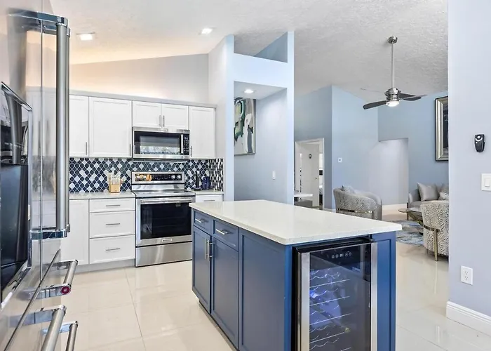 Modern 4Br In Central Wellington- Walk To Shops