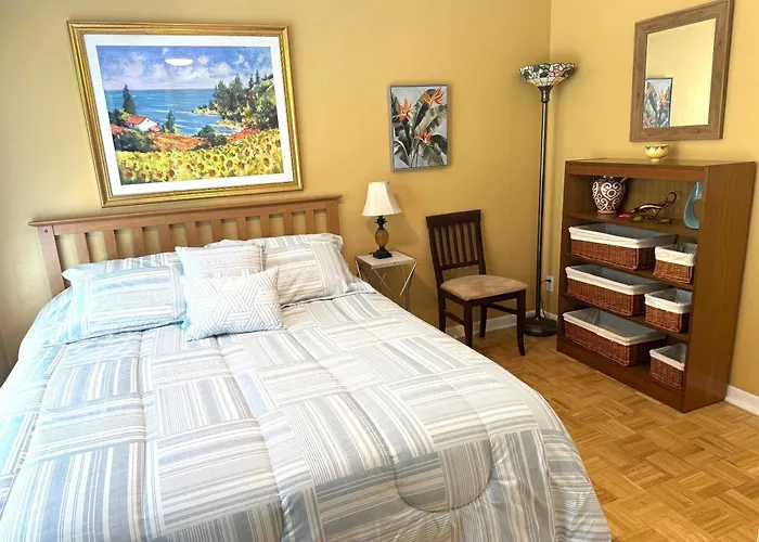 Coastal Townhome In Jupiter 1 Mile To Beach!