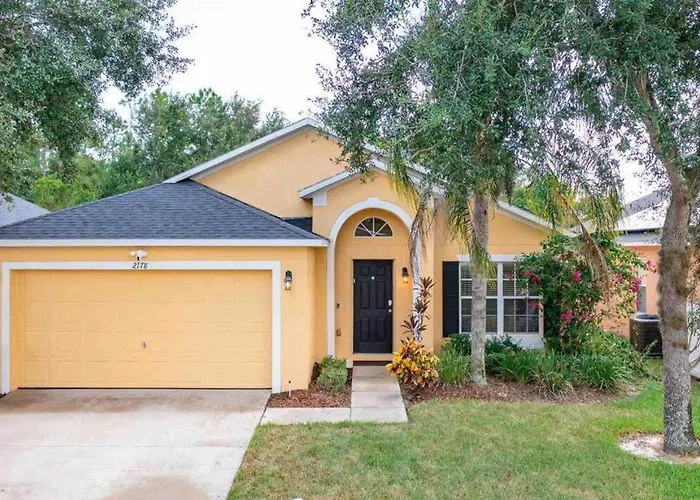 5 Bedroom, 7 Bed , 3 Bathroom Midterm Rental Home With Pool And Game Room, Near Disney
