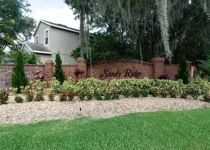 5 Bedroom, 7 Bed , 3 Bathroom Midterm Rental Home With Pool And Game Room, Near Disney