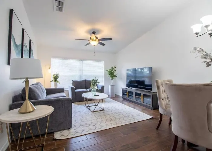 Entire Modern Home In Dade City