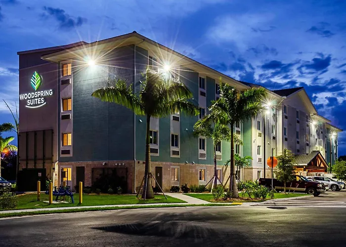 Woodspring Suites Naples East
