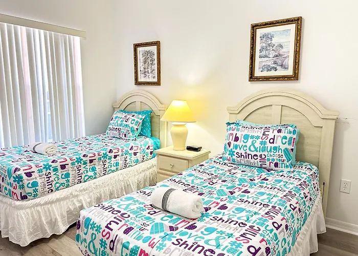 4 Bedrooms Pool Home Calabay Parc Tower Lakes