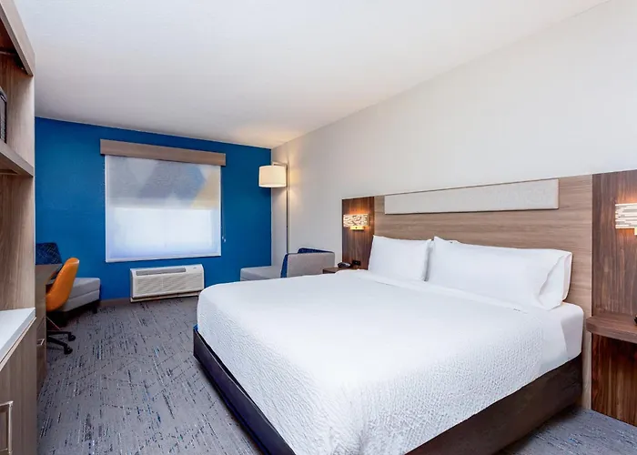 Holiday Inn Express & Suites Palm Coast - I-95