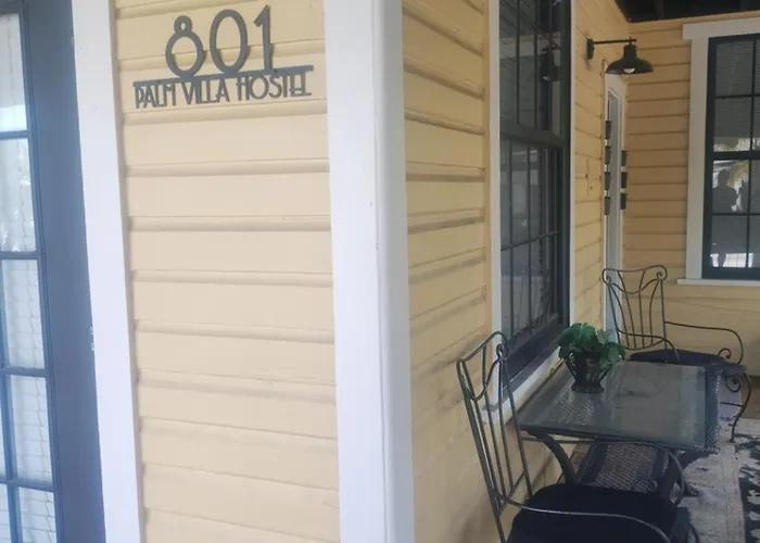 Palm Villa Hostel