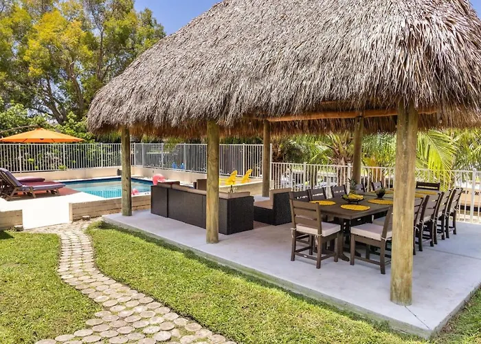 4-Min Walk To Beach Pool Tiki Canal Boat Dock