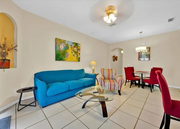 Disney Themed Rooms! Water Slides, 90 Day Rentals Available!