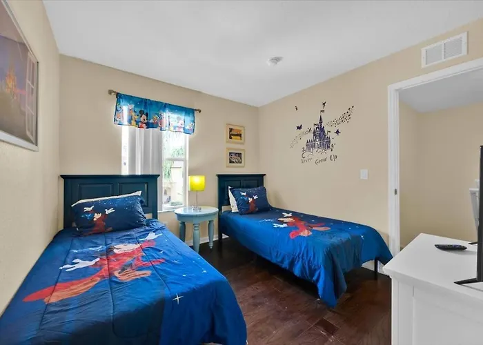 Disney Themed Rooms! Water Slides, 90 Day Rentals Available!