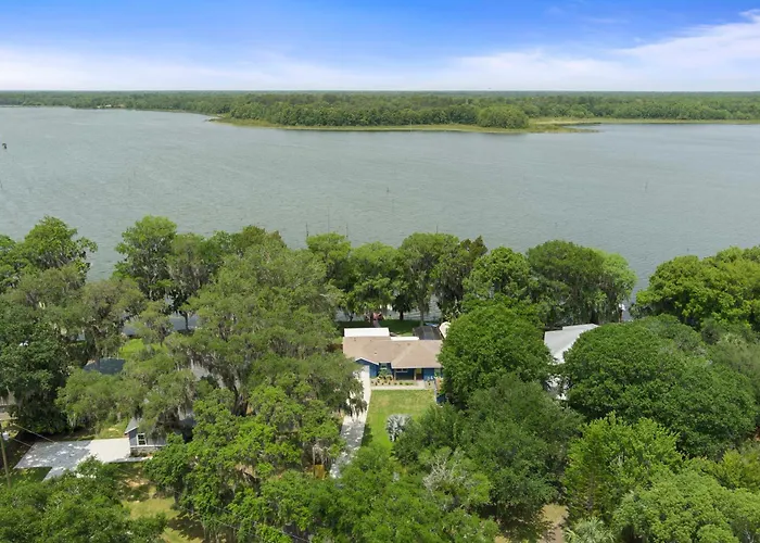 Welcoming 'Little Blue Lakehouse' In Crystal River