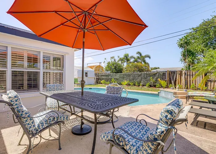 3 Mi To Dtwn: Pet-Friendly Palm Beach Gardens Home
