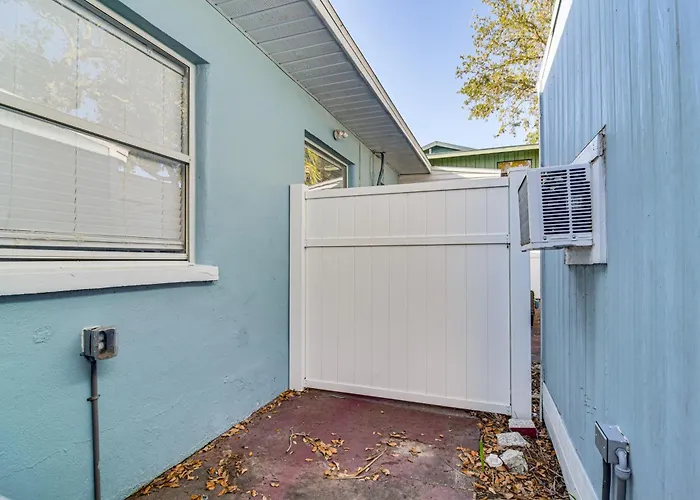 Indian Rocks Beach Retreat, Walk To Gulf & Beaches