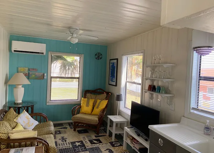 Las Palmas Cottage At Casas De La Playa - Central In The Heart Of Downtown And Steps To The Beach!