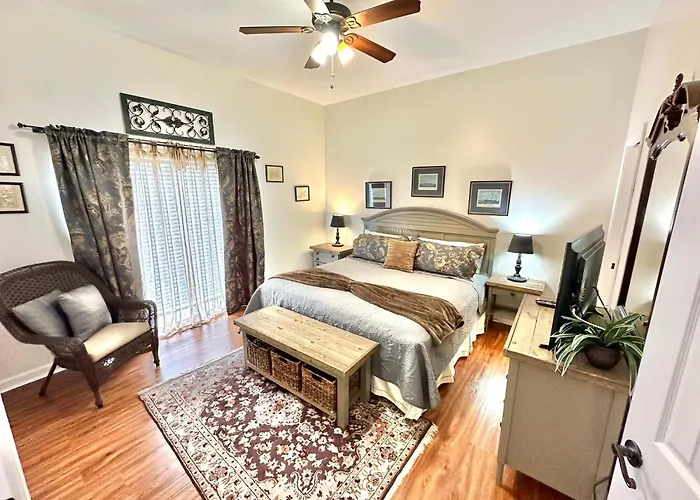5285 Tivoli By The Sea