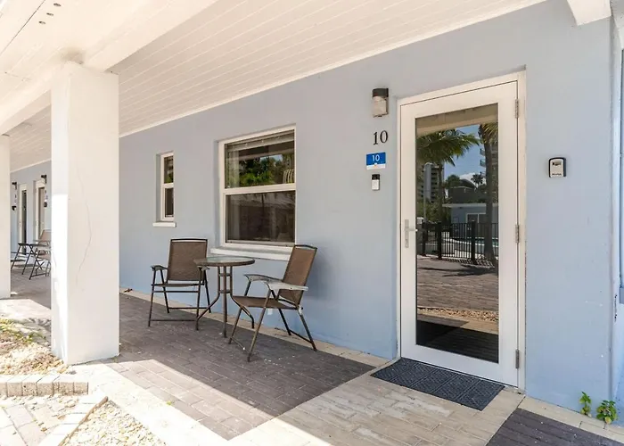 Bliss Stylish Apartment With Pool, By Beach