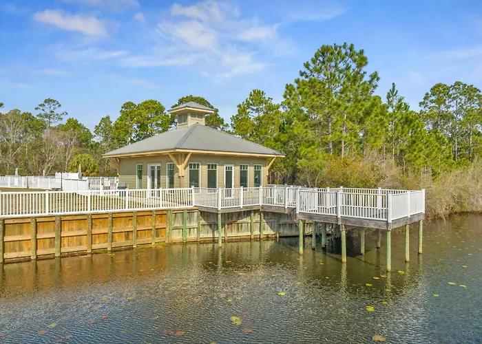 Remarkably Updated 3/2 In Seagrove Highlands - Gulf Views Sleeps 9!