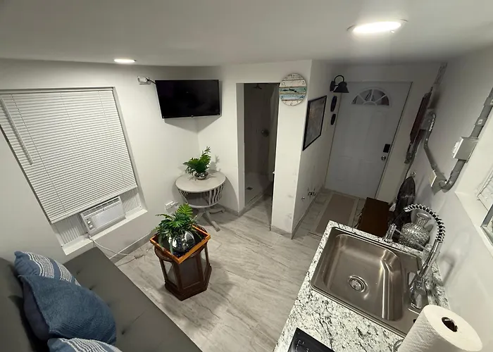 Seabreeze Tiny Cottage