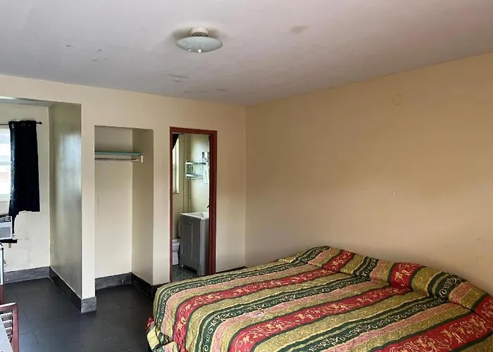 Slumberland Motel