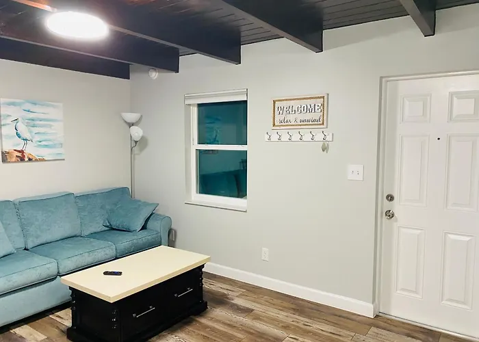 Cottage 36, Sunshine Suite - Dora Canal Court - A Downtown, Waterfront Community