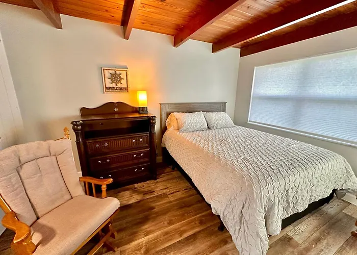 Cottage 34, Coconut Cottage - Dora Canal Court - A Downtown, Waterfront Community